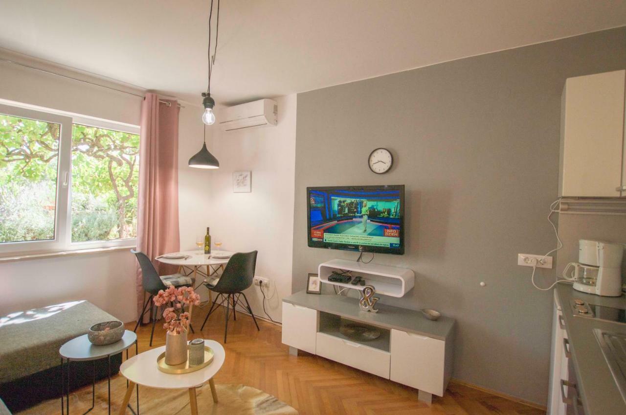 "Andrija" Apartmen'S 班约勒 外观 照片